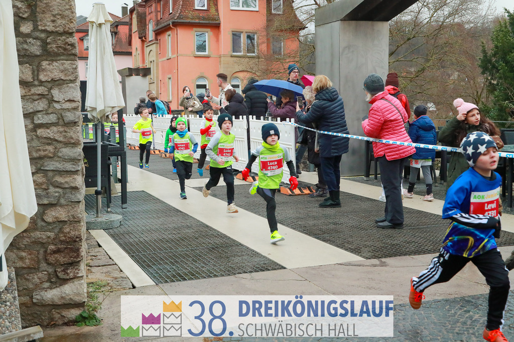 400m AOK Junior Cup | 3 Koenigslauf 2024 400m AOK Junior Cup - Realisiert mit Pictrs.com