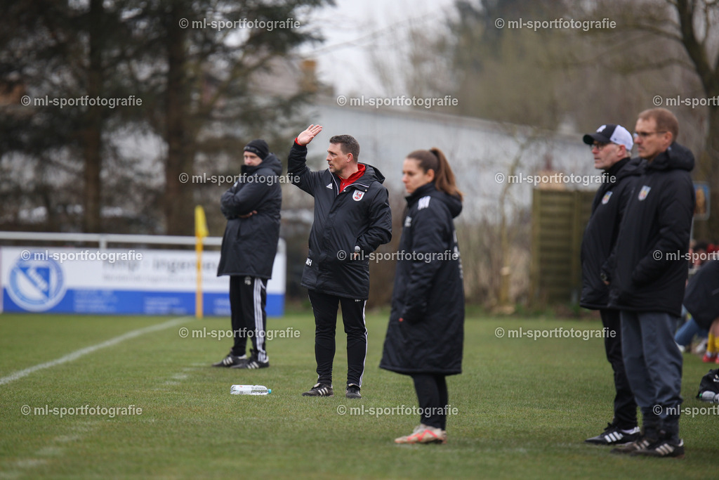 Fußball I Frauen I Saison 2025/2026 I Oberliga Schleswig-Holstein I 14. Spieltag I SV Frisia 03 Risum-Lindholm - SV Wahlstedt | ml-sportfotografie - Realisiert mit Pictrs.com
