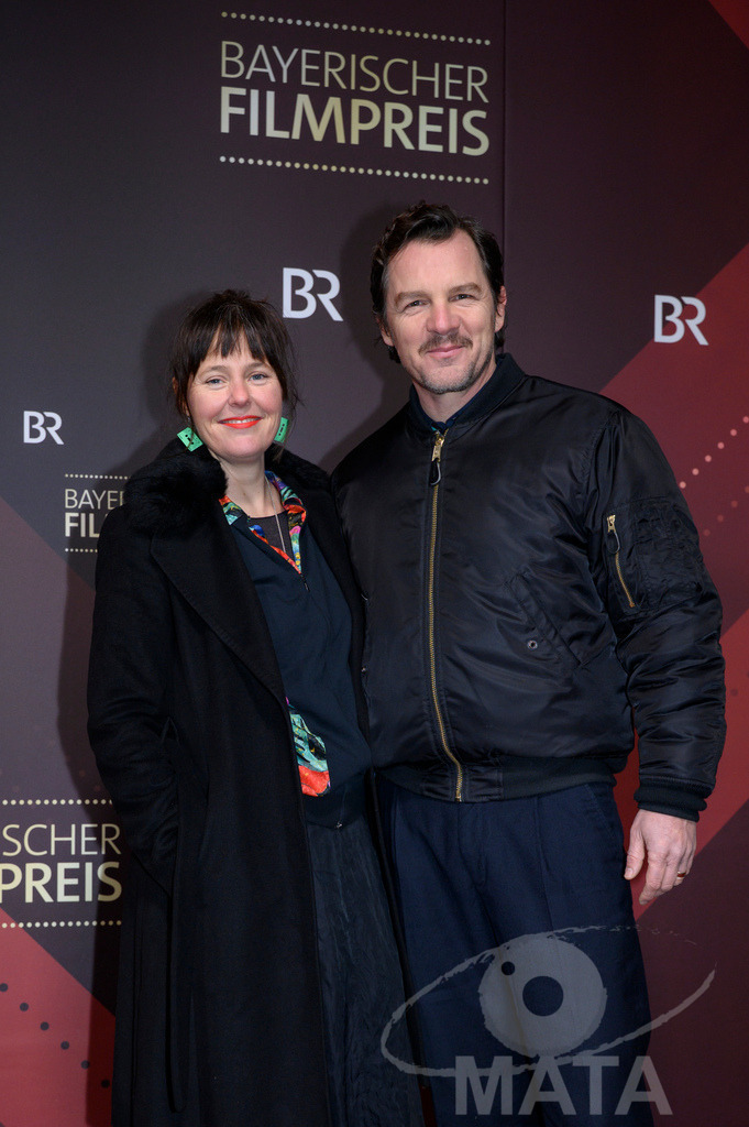 _DWI5217 | Zora Thiessen und Felix Klare bei der Verleihung des 47. Bayerischen Filmpreises 2026  im Prinzregententheater. München, Deutschland. Der Bayerische Filmpreis wird seit 1979 von der Bayerischen Staatsregierung verliehen, um die Bedeutung des Kinofilms als Kulturgut herauszustellen - Realisiert mit Pictrs.com