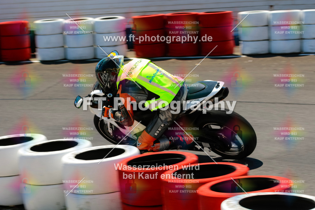 Moto-TeamOBK-22249 | Hier findet Ihr Bilder von Touristenfahrten auf der Nürburgring Nordschleife oder von anderen Veranstaltungen die ich besucht habe. Viel Spass beim Durch Schauen 