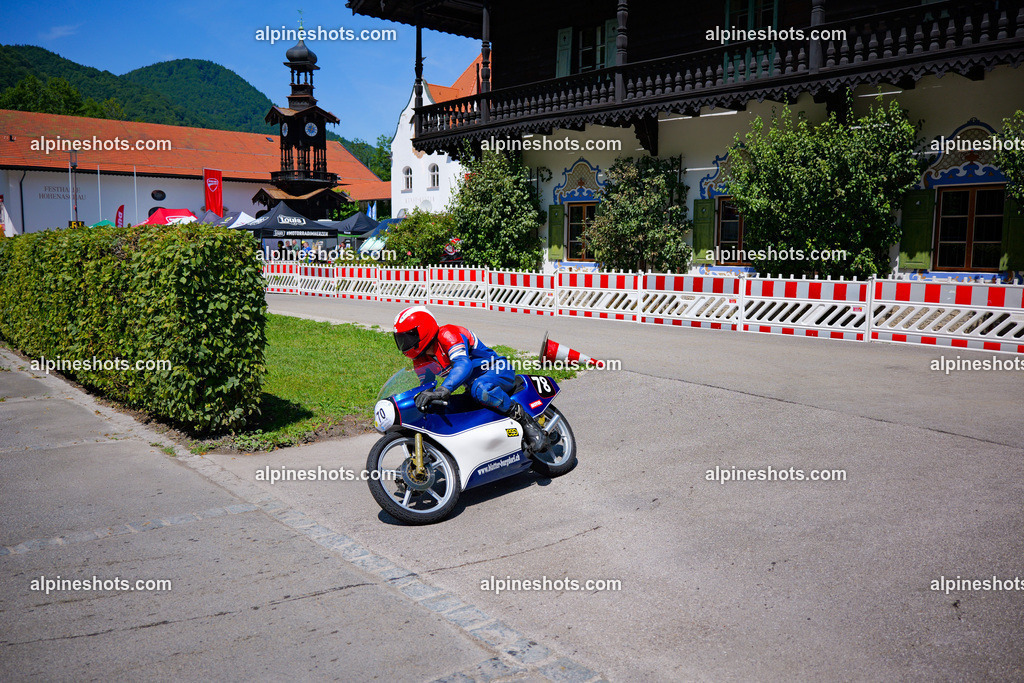 P1036970-2 | Erleben Sie atemberaubende, hochqualitative Fotos Ihrer Fahrt entlang der malerischen Alpenstraßen. Besuchen Sie alpineshots.com, um professionelle Aufnahmen Ihrer unvergesslichen Reise zu finden und zu kaufen - Realisiert mit Pictrs.com