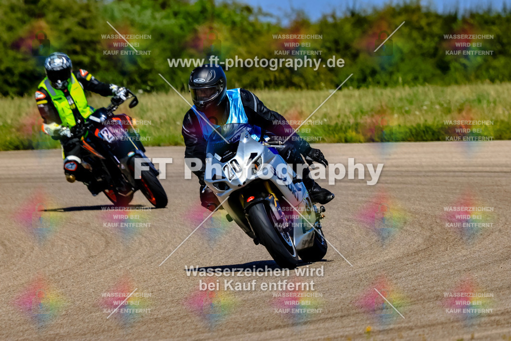 020-3262 | Hier findet Ihr Bilder von Touristenfahrten auf der Nürburgring Nordschleife oder von anderen Veranstaltungen die ich besucht habe. Viel Spass beim Durch Schauen 