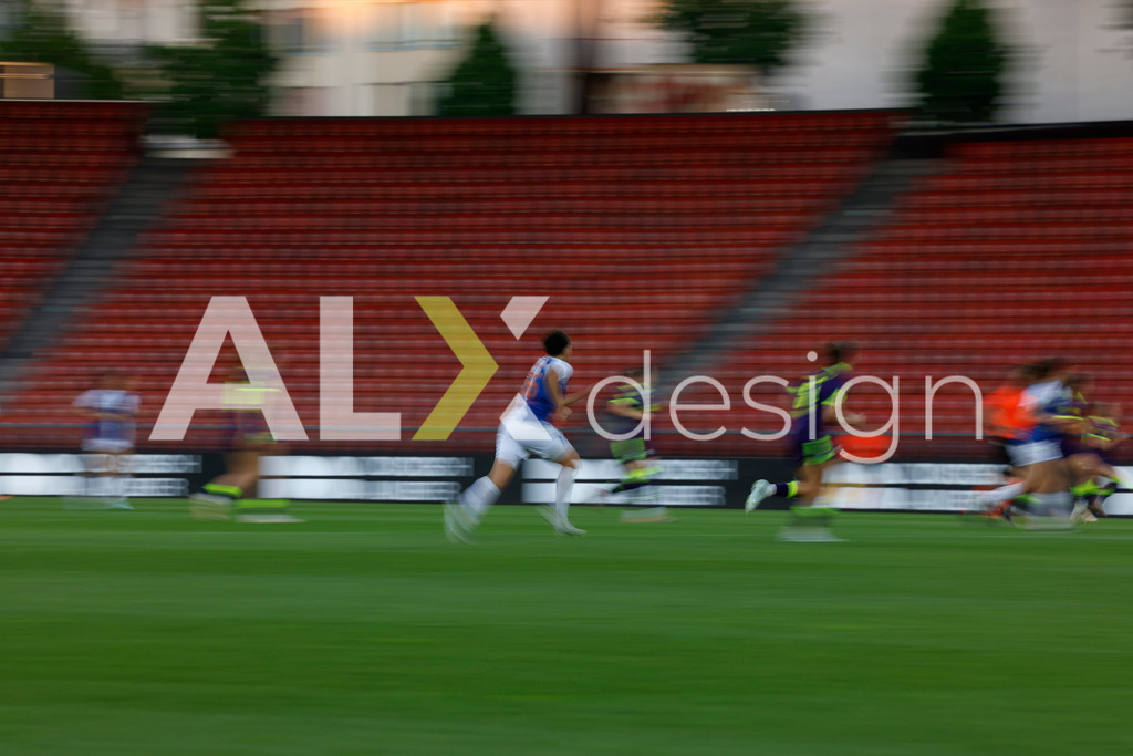 GC Zürich vs FC Zürich - AXA Women’s Super League Playoffs - Stadion Letzigrund | EMANUELA PFISTER of Grasshopper Club Zürich during the AXA Women’s Super League Playoffs quarter-final second leg between GC Zürich and FC Zürich at Stadion Letzigrund, Zurich, Switzerland. - Realisiert mit Pictrs.com