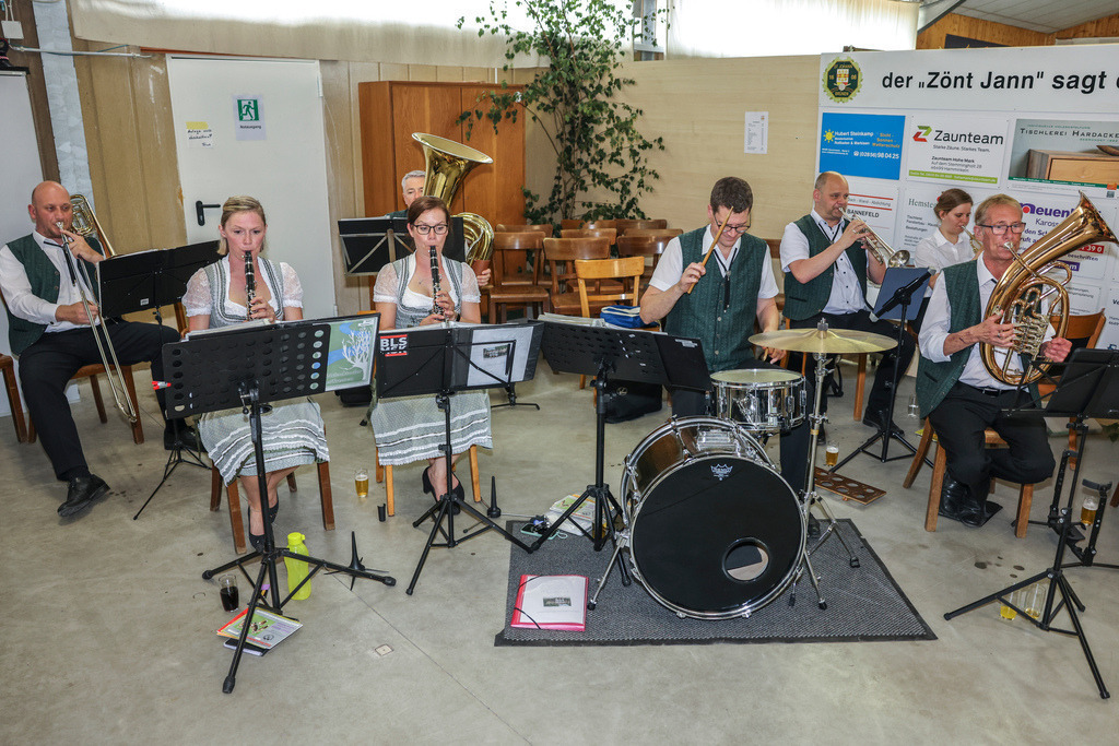 top-top.de 240629-043 | Foto, Video, Fotografie, Videografie, Fotobox, DJ, Discjockey, Musik, Musikbox, Veranstaltung, Photobooth, Amazon, Ebay, Buchtipp, Bestseller, Autor, Verlag, Buch, Wesel, Hamminkeln, NRW, Dinslaken, Rees, Drohne, Hochzeit, Party, Fotobox, Wesel, Fotograf