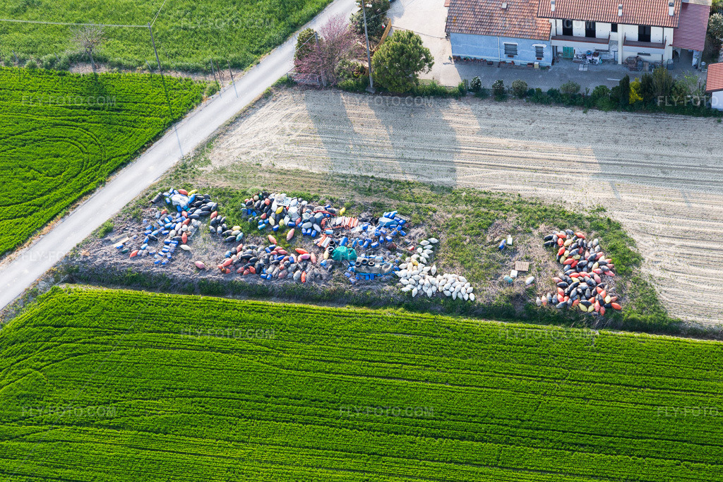 Aerial view: View of the town in Case Lontani in the state Emilia Romagna, Italy.Photo: IMG_098429.jpg taken on 04/05/2017 by Werner Riehm/FLY-FOTO.comResolution of the original: 5472 x 3648 px