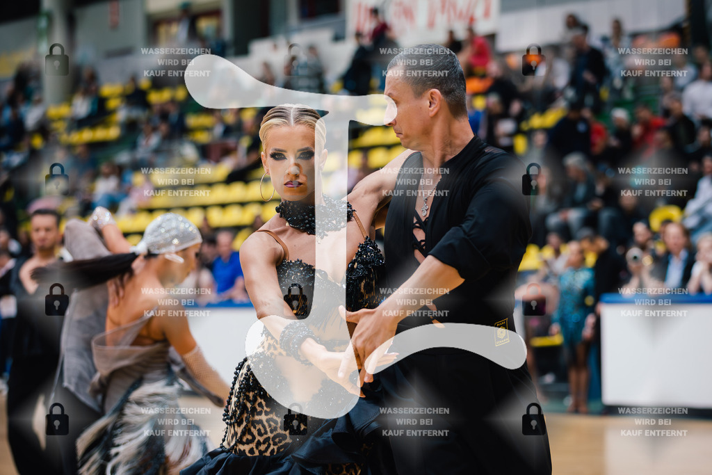 Hessen Tanzt WDSF International Open Latin 1st (17) Artur Balandin _ Anna Salita (T.T.C. Rot-Weiß-Silber Bochum)-2025-05-18-5102 | Webshop for digital downloads and prints of dance sport, event & show photographer Julian Link - Realisiert mit Pictrs.com