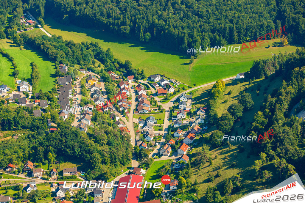 Schrägluftbild  Mühlheim  Mörnsheim - Das Luftbild wurde 2025 vom UL-Flugzeug heraus erstellt ( keine Drohne ) - Hochauflösende Luftaufnahme -Nicht vergleichbar mit Google Maps oder Satelittenbilder- Die Geschenkidee !Mit Lizenz und Bildrechte bestellbar