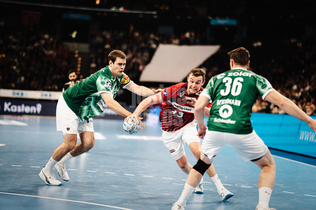 Handball | Männer | Saison 2024/2025 | DAIKIN Handball-Bundesliga | 10. Spieltag || Handball Sport Verein Hamburg vs. Füchse Berlin | 18.11.2024 | Moritz Sauter (#33, Handball Sport Verein Hamburg) sucht sich einen Weg