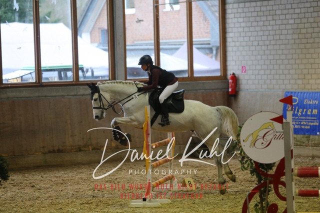 IMG_0820 | Deine Turnierfotos vom Reitturnier online kaufen: Dressur, Springen & Siegerehrung. Professionelle Pferdefotografie aus dem Rheinland – als Download & Print.Alternative: Turnierfotograf für den Pferdesport: Finde deine Fotos von Dressur- und Springturnier