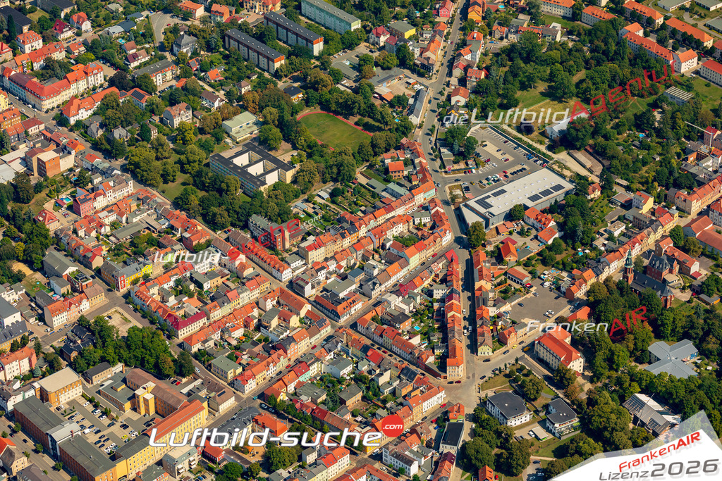 Klassische Luftaufnahme ohne Drohne zeigt:Schule bei Apolda - Die Luftbildaufnahme wurde 2025 vom UL-Flugzeug heraus erstellt ( keine Drohnenaufnahme ) - Hochauflösende Luftaufnahme -Nicht vergleichbar mit Google Maps oder Satelittenbilder- Die Geschenkidee !Mit Lizenz und Bildrechte bestellbar