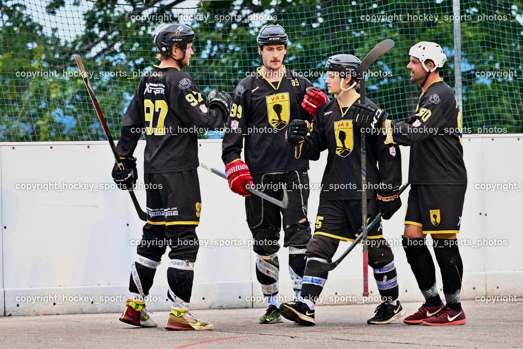 ASKÖ Hockey Villach vs. VAS Ballhockey  | #99 Alagic Adis VAS Villach, #75 Wohlfahrt Benedikt VAS Villach, Jubel VAS Ballhockey Mannschaft, #97 Pirsch Christoph VAS Villach, #90 Edlinger Patrick VAS Villach, ASKÖ Hockey Villach vs. VAS Ballhockey , ASKÖ Hockey Villach vs. VAS Ballhockey  am 06.07.2025 in Villach (Alpen Arena ), Austria, (Photo by Bernd Stefan)