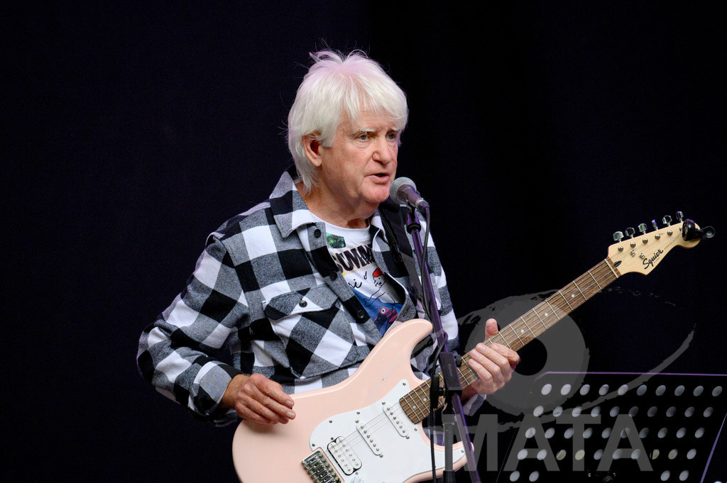 _DWA2975 | John Lees von John Lees' Barclay James Harvest live bei einem Konzert in Serenadenhof Nürnberg, 01.07.2023 - Realisiert mit Pictrs.com