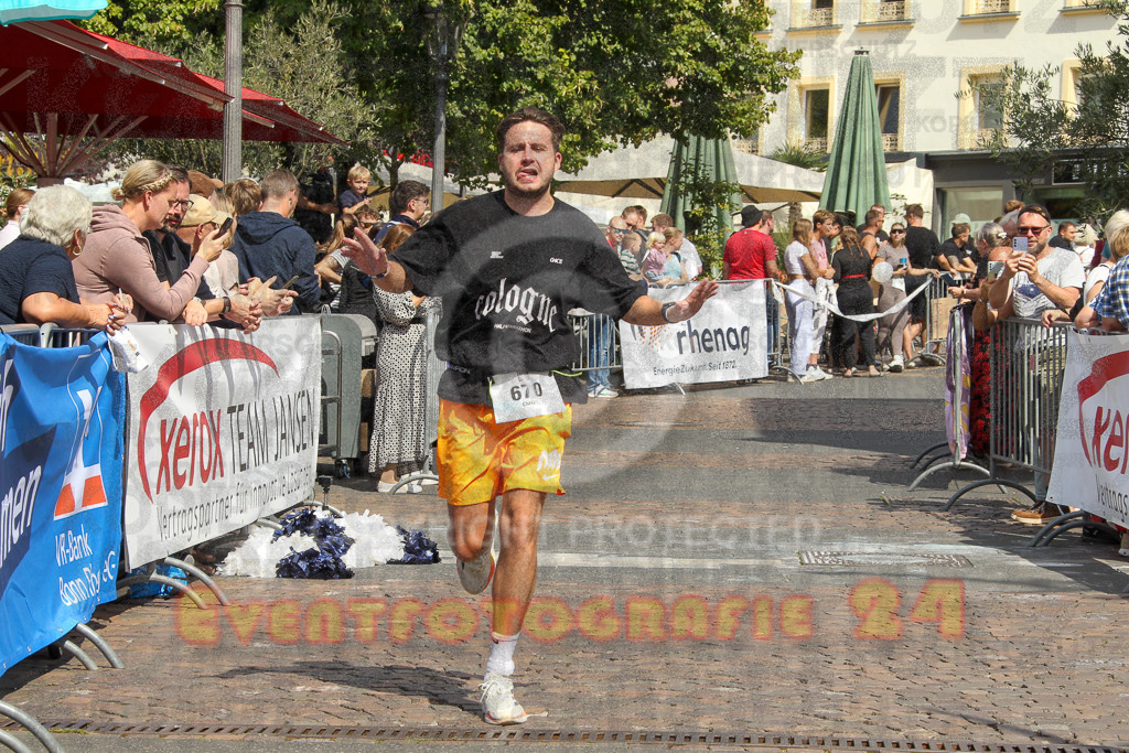 250824_1455_EV4_2374 | Sportfotografie im Rhein-Sieg Kreis, Köln, Bonn, NRW, Rheinland Pfalz, Hessen, etc. Unser Tätigkeitsfeld umfasst den Laufsport vom Volkslauf über den Marathon, Duathlon, Triathon bis zum Ultralauf wie Kölnpfad Ultra oder Schindertrail.
