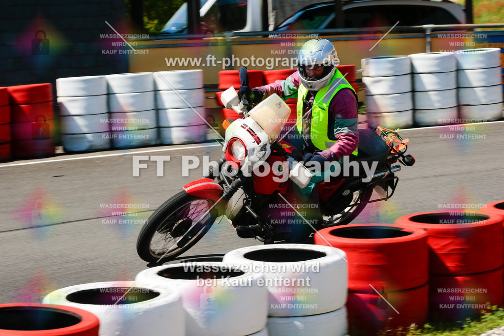 Moto-TeamOBK-22497 | Hier findet Ihr Bilder von Touristenfahrten auf der Nürburgring Nordschleife oder von anderen Veranstaltungen die ich besucht habe. Viel Spass beim Durch Schauen 