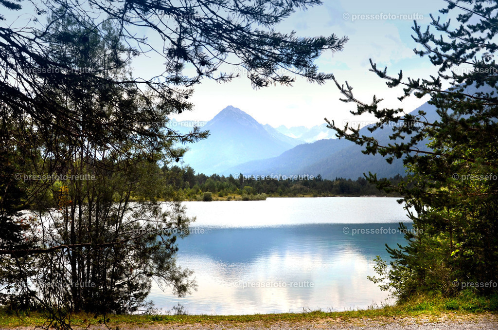 welltvi-Weissenbach_Baggersee-DSC3010 | Info aus dem Bezirk Reutte/Ausserfern Tirol sowie eine umfangreiche Bilddatenbank über die gesamte Region: Lechtal, Talkessel Reutte, Tannheimertal, Zwischentoren. Lech, Plansee, Zugspitze, Grenztunnel, B179, Fernpassstraße, Verkehr, Lawinen, Tradition, - Realisiert mit Pictrs.com