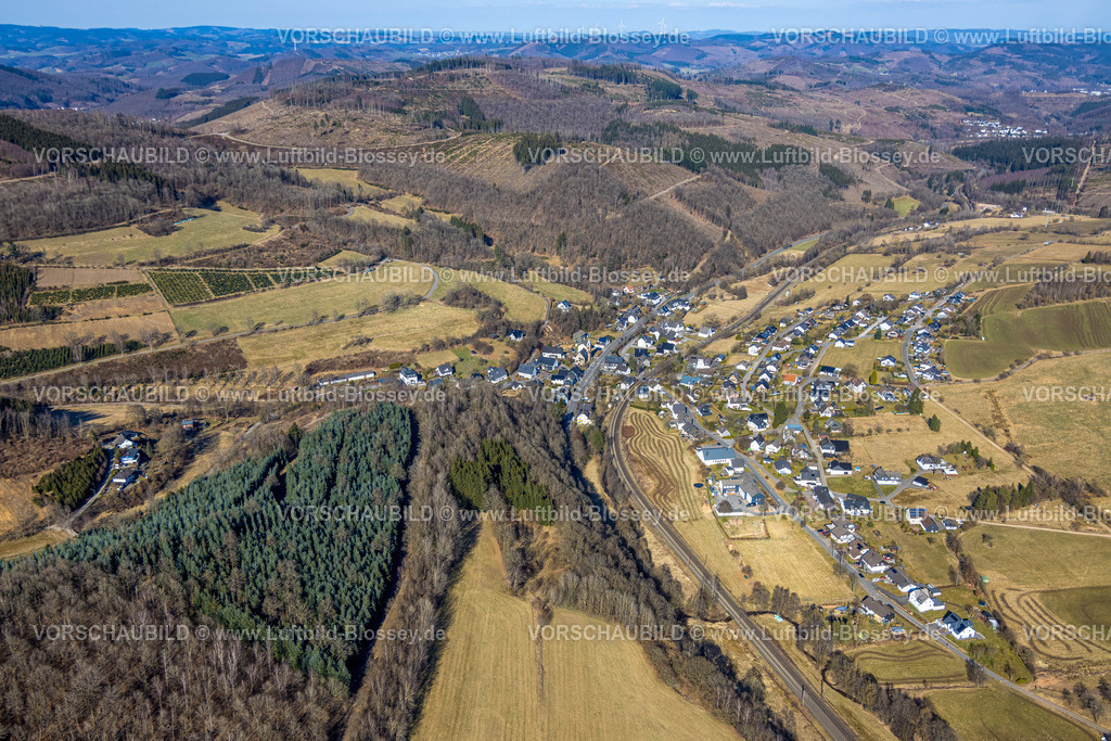 Kirchhundem250308422Benolpe | Luftbild, Wohngebiet Ortsansicht Benolpe, Waldgebiet Hügellandschaft mit Waldschäden, Benolpe, Kirchhundem, Sauerland, Nordrhein-Westfalen, Deutschland