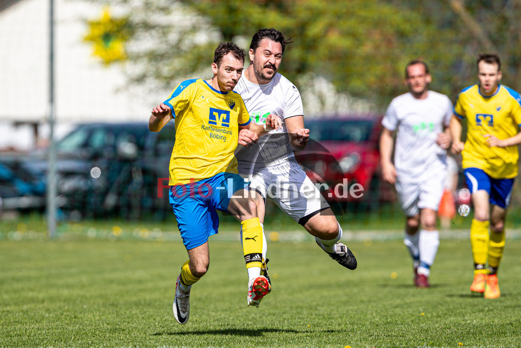 SC Böbing vs SG SV Eberfing/SV Söchering | Abstiegs Qualifikationsrunde A-Klasse Gruppe P, SC Böbing vs SG SV Eberfing/SV Söchering, 20240414,
Duell zwischen David KEßLER (SCB 10) und Philip KNECHT (SVES 5),
2024-04-14 in Böbing (Sportplatz Böbing)
10 David KEßLER (SCB 10), 5 Philip KNECHT (SVES 5)
Copyright: WolfgangxLindner foto-lindner.de