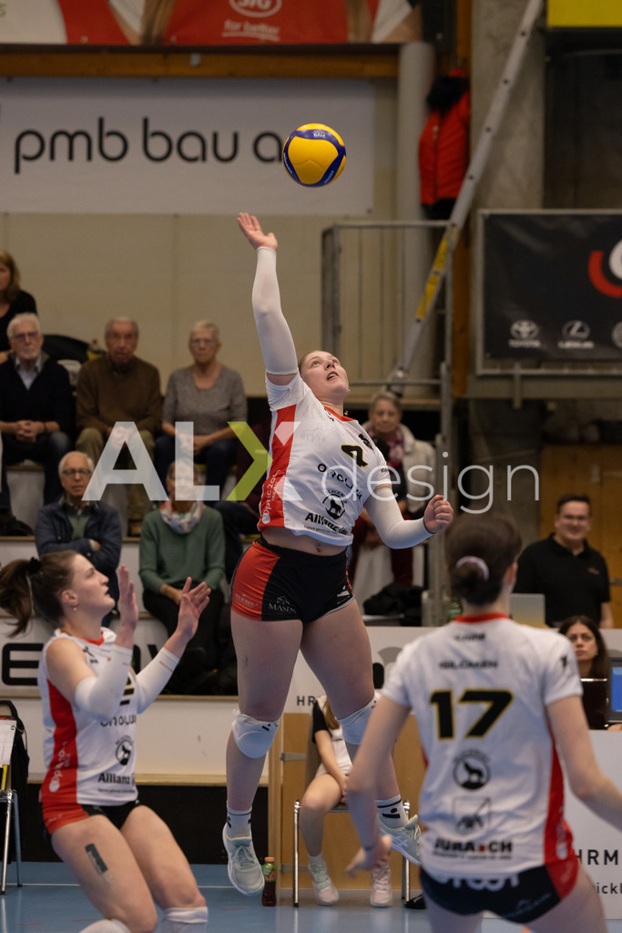 Volleyball I Frauen I Saison 2025-2026 I Volleyball NLA | Women I 1/4 Finals I VC Kanti Schaffhausen - BIWI Volleyball Franches-Montagnes I 21.02.2026 | 4 Emma Faivet (CH) (BIWI VFM) – Außenangriff - Realisiert mit Pictrs.com