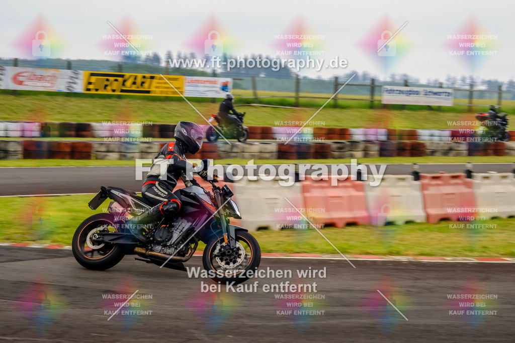 OBK-5242 | Hier findet Ihr Bilder von Touristenfahrten auf der Nürburgring Nordschleife oder von anderen Veranstaltungen die ich besucht habe. Viel Spass beim Durch Schauen 