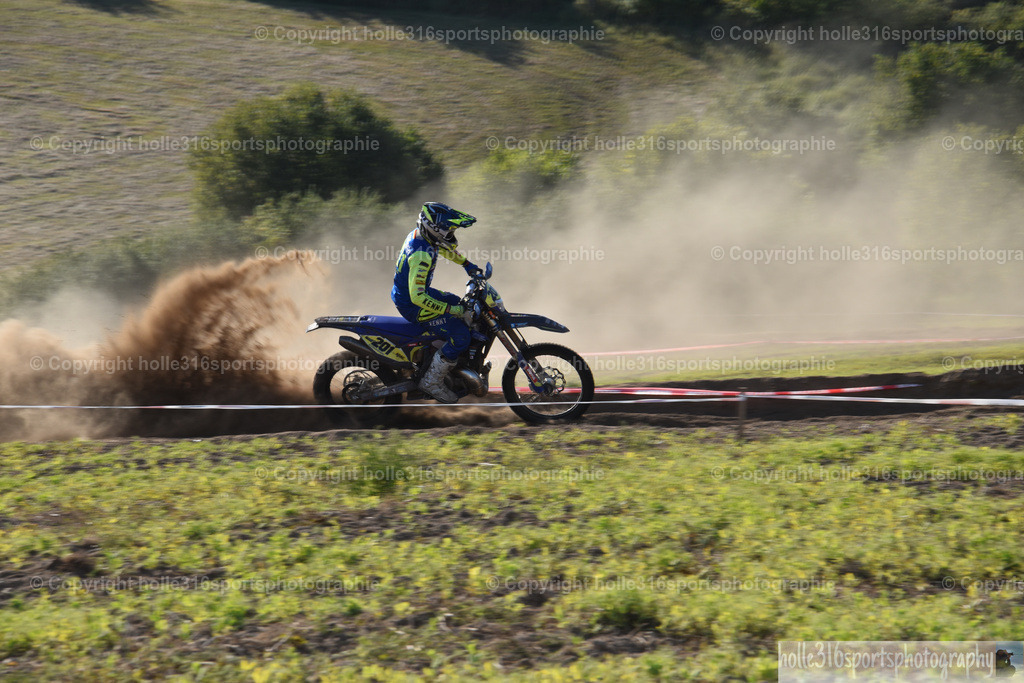 DSC_0316 | Sportfotografie , Motorsport, Motoross, Reitsport, Mointainbike, Enduro,
Landschaft , Outdoor, Eventfotografie, Landschaft, Bilder online bestellen - Realisiert mit Pictrs.com