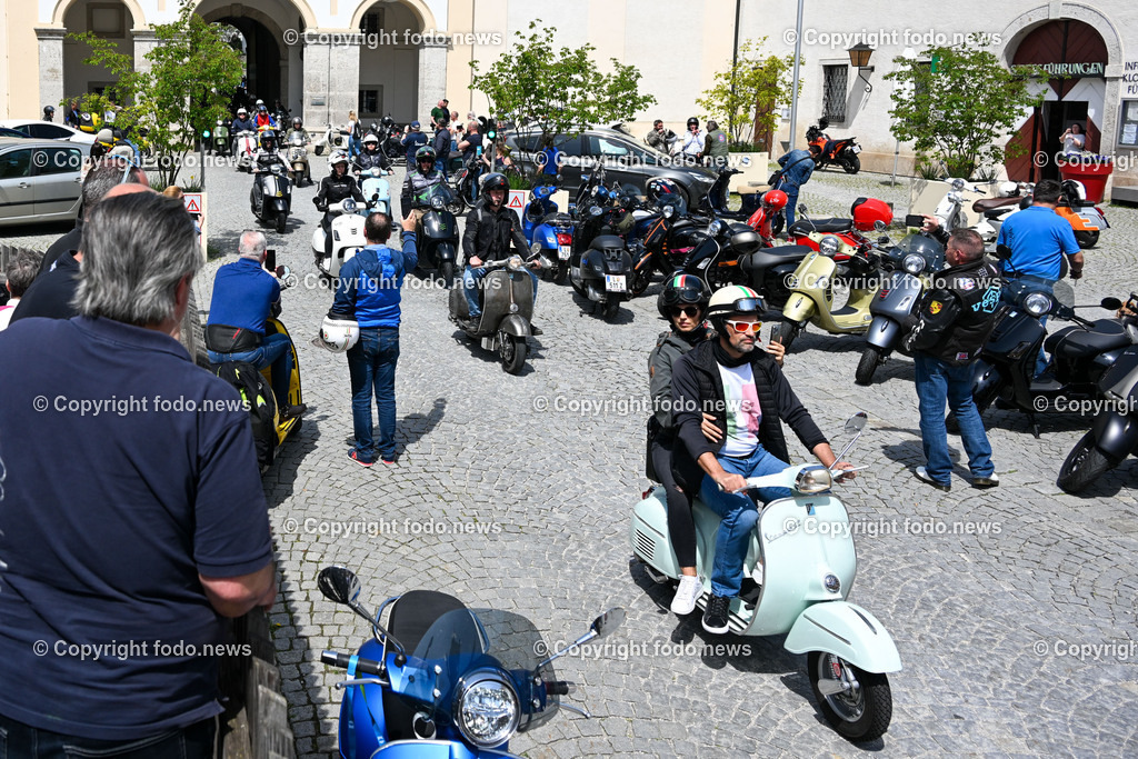 Rollende Engel_ Vespa_ 07.05.2023-30 | 07.05.2023, Neuhofen, Kremsmuenster, AUT, Rollende Engel Vespatreffen, im Bild Ankunft der Vespas in Kremsmuenster