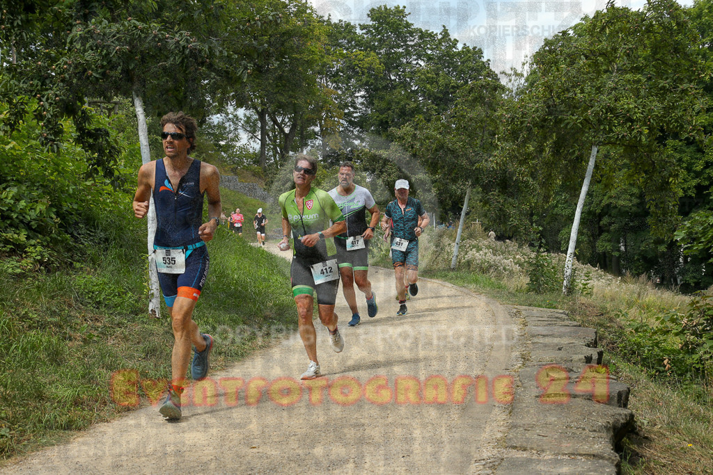 250824_1341_EX1_3229 | Sportfotografie im Rhein-Sieg Kreis, Köln, Bonn, NRW, Rheinland Pfalz, Hessen, etc. Unser Tätigkeitsfeld umfasst den Laufsport vom Volkslauf über den Marathon, Duathlon, Triathon bis zum Ultralauf wie Kölnpfad Ultra oder Schindertrail.
