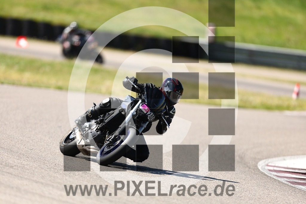 0240-20260426_01639 | Schöne Erinnerungen an spannende Momente - das festzuhalten ist unser Job. PIXELrace.de ist seit 2003 auf den Rennstrecken Europas unterwegs um die Action draußen beim Fahren und die wunderbare Stimmung imm Fahrerlager für euch einzufangen.