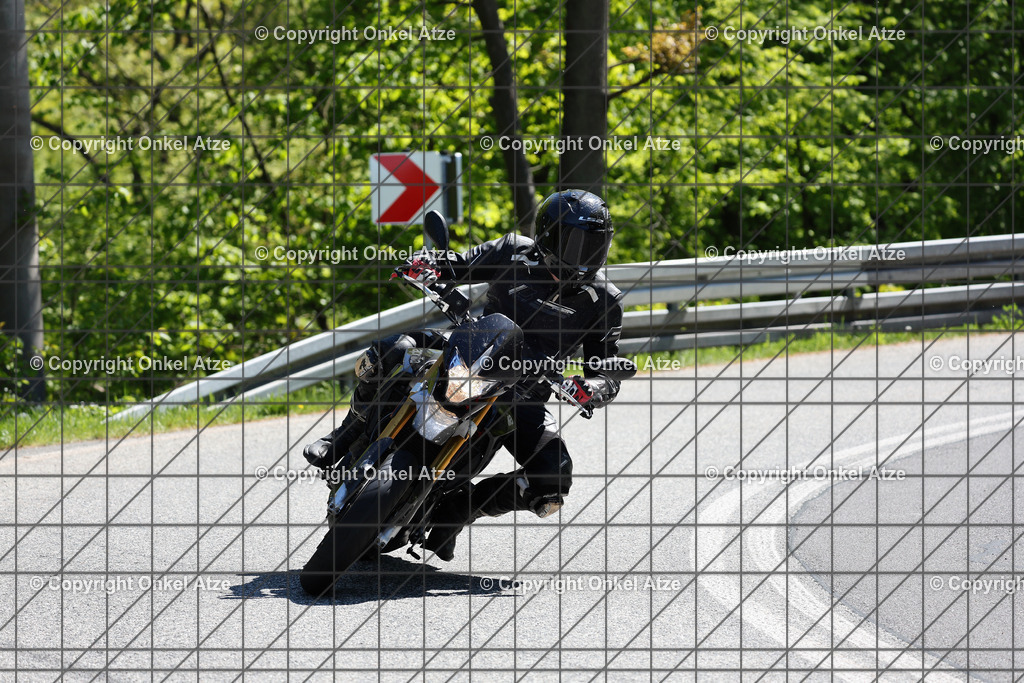 IMG_9346 | Fotograf am Kyffhäuser. Onkel Atze. Kyffhäuser Rennstrecke. Café36. Motorsportfotografie. - Realisiert mit Pictrs.com