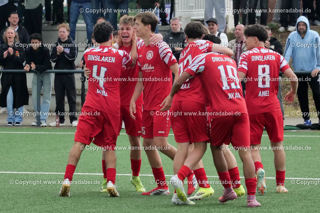 Fußball : C-Junioren : Aufstieg Regionalliga West : SUS 09 Dinslaken - Vfb 03 Hilden am 04.06.2026 in Dinslaken | Fußball : C-Junioren : Aufstieg Regionalliga West : SUS 09 Dinslaken (rotr Trikots)- Vfb 03 Hilden (weiße Trikots) am 04.06.2026 in Dinslaken - Realisiert mit Pictrs.com