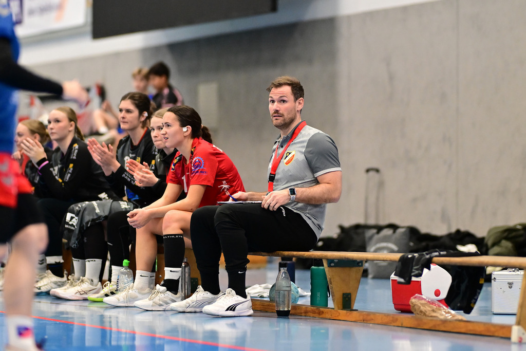 Handball I Frauen I Saison 2024-2025 I Oberliga I 13. Spieltag I TSV Ellerbek - Ahrensburger TSV | Der Sportfotograf. - Realisiert mit Pictrs.com