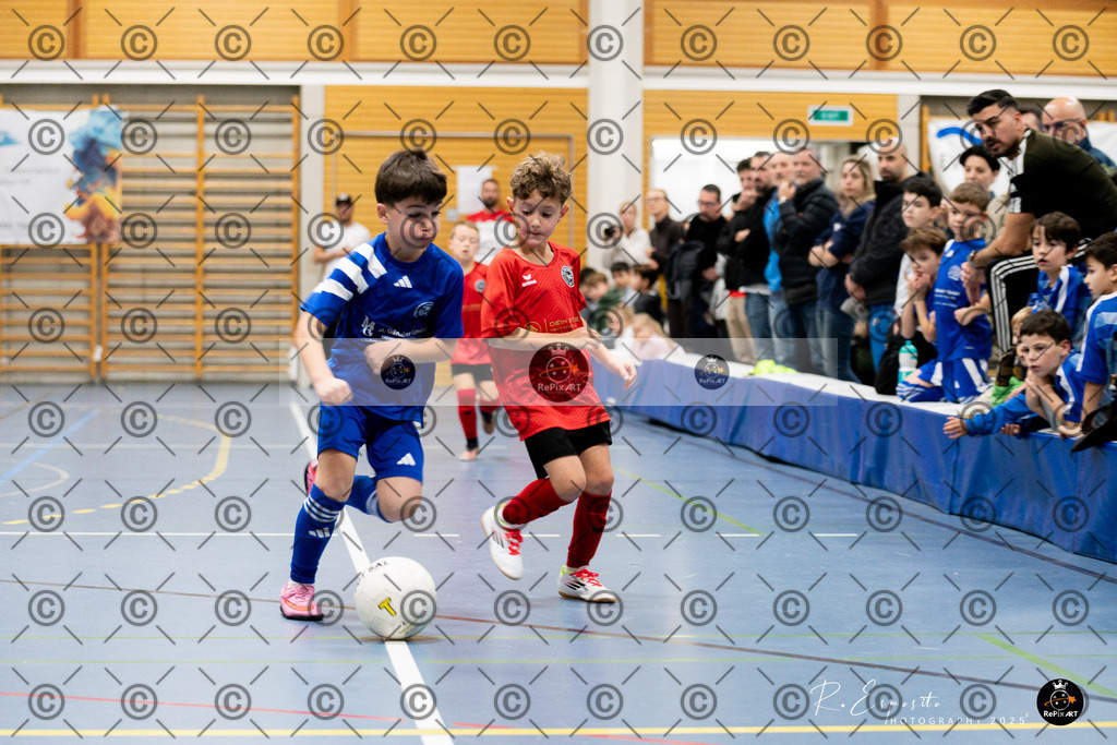 20251123_FCR-Hallenturnier-F1_RAW-1_020-94 | Sport und Naturfotografie von Roberto Esposito zeigt echte Momente Bewegung und die Schönheit der Natur. Ausdrucksstarke Bilder schaffen Emotionen.
