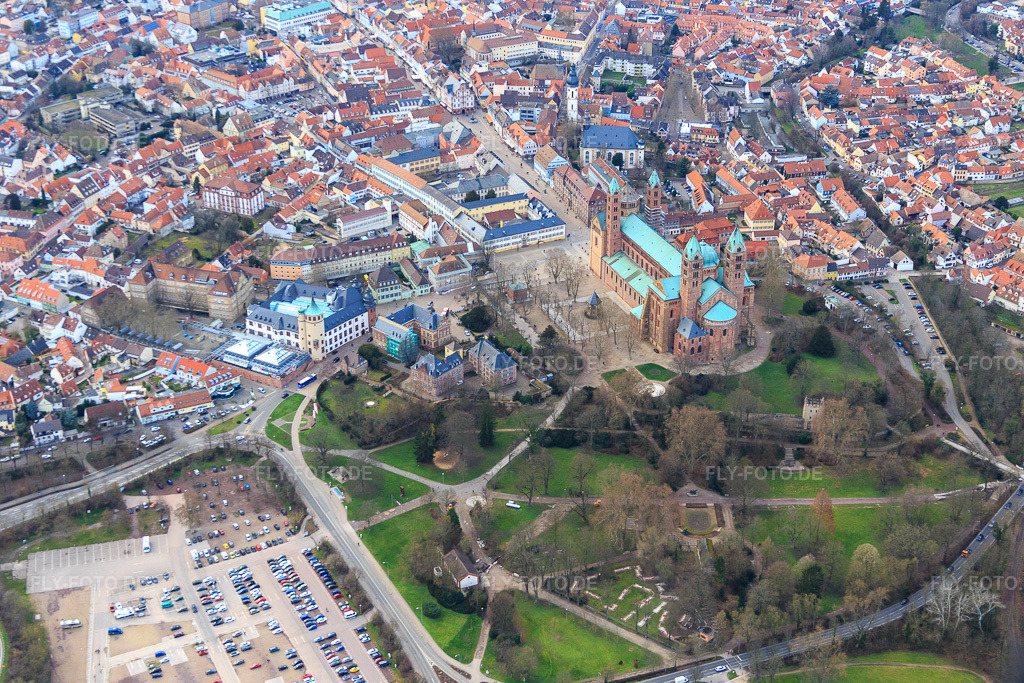 Luftbild: Dom zu Speyer im Winter aus Osten in Speyer im Bundesland Rheinland-Pfalz in Deutschland. – Foto: IMG_086123.jpg vom 12.02.2016 durch Werner Riehm/FLY-FOTO.de – Auflösung des Originals: 5472 x 3648 px – Dom zu Speyer