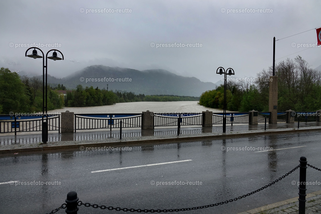 welltvi-Lechbruecke_Reutte-Lechaschau-Hochwasser-21052019-DSD01474 | Info aus dem Bezirk Reutte/Ausserfern Tirol sowie eine umfangreiche Bilddatenbank über die gesamte Region: Lechtal, Talkessel Reutte, Tannheimertal, Zwischentoren. Lech, Plansee, Zugspitze, Grenztunnel, B179, Fernpassstraße, Verkehr, Lawinen, Tradition, - Realisiert mit Pictrs.com