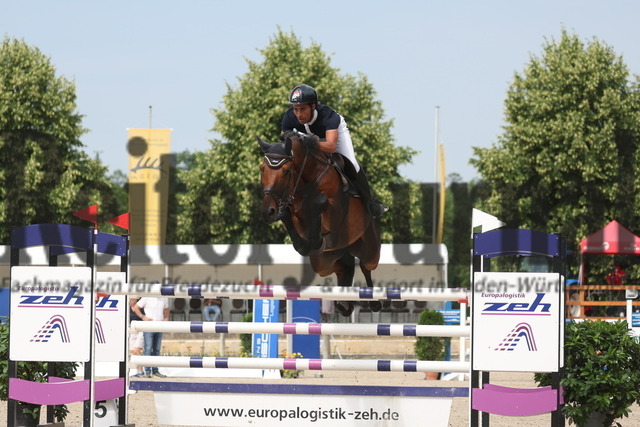 Weilheim_2023_Prfg.Nr.05_Springpferde_K.M_Quali_BCH_6jähr_Mohamad Mogheeth Al Shehab_Commander Del Fogliano (3) | Alle Fotos der Reiterjournal Fotografin Doris Matthaes im Reiterjournal Online-Fotoshop. - Realizado com Pictrs.com