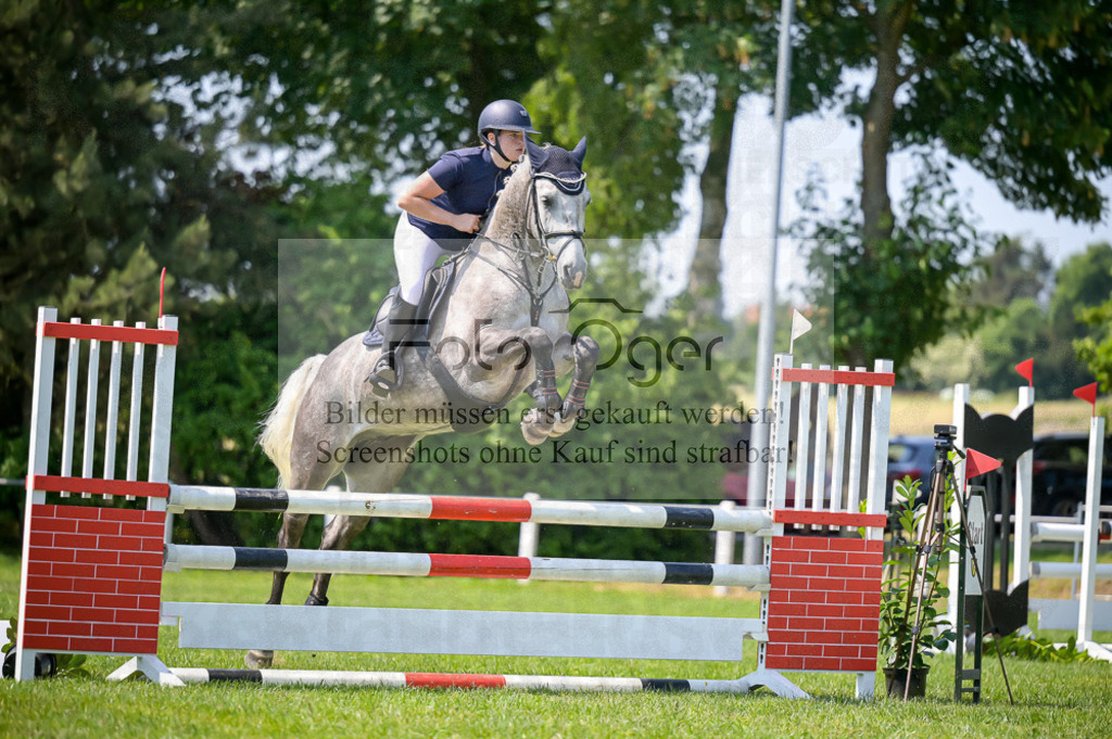Reitturnier Voxtrup | Entdecke hochwertige Reitturnierfotos von Foto Oger. Professionell, emotional und authentisch – jetzt Lieblingsmomente im Shop bestellen.Deutschlandweite Turnierfotografie. - Realisiert mit Pictrs.com