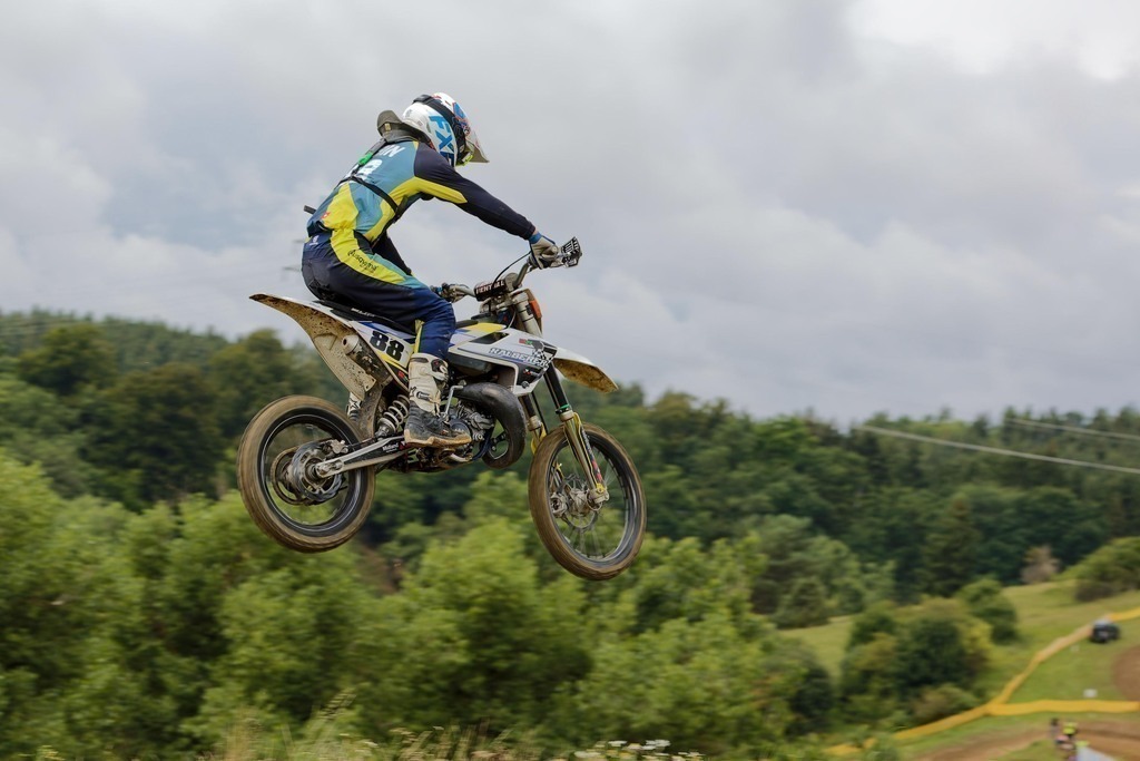 Motocross_Gerstetten_250802_6333 | Fotopresso – Sportfotografie in Heidenheim & Umgebung. Professionelle Sportfotografie für unvergessliche Momente. Dynamische Action-Shots, emotionale Szenen & hochwertige Bilder. - Realisiert mit Pictrs.com