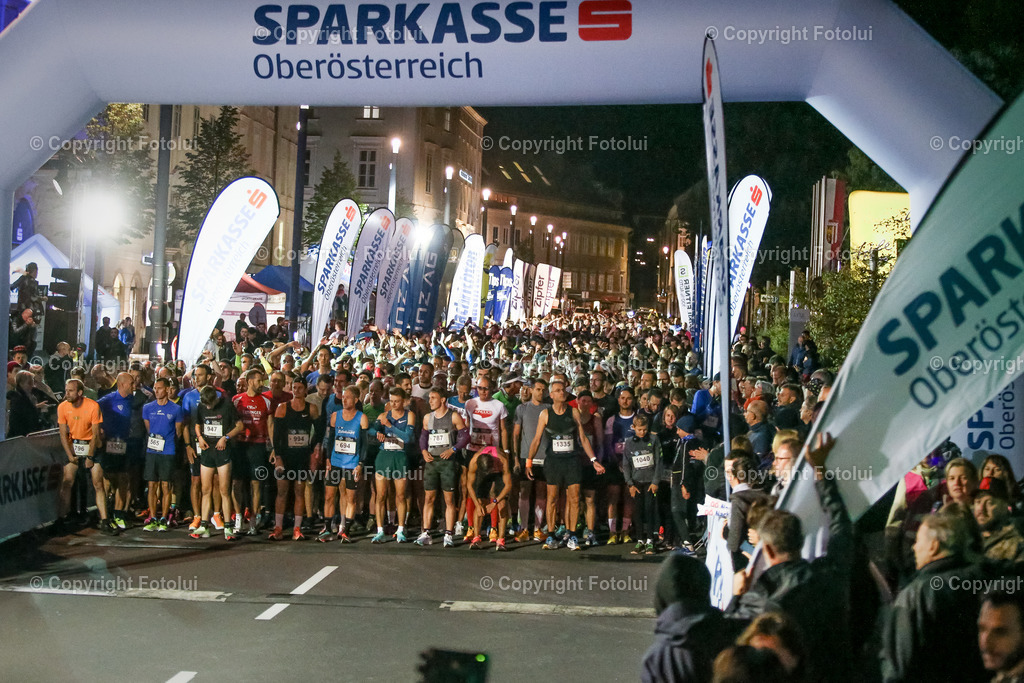 A-BINDER_20220922_0139 | LINZ,  AUSTRIA,22.Sept. 2022 - Night Run, Image shows Night Run.
Photo: Sportmediapics.com/ Manfred Binder