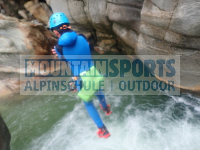 P1050157 | Bestelle die Bilder deines Berg- oder Wasser-Abenteuers mit Mountain Sports bequem von zu Hause aus direkt über unseren Online Fotoshop von pictrs.com. - Realisiert mit Pictrs.com