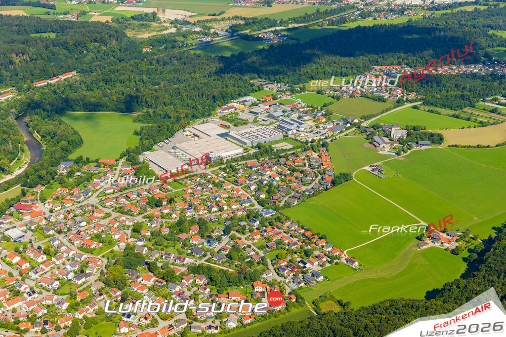 Luftaufnahme der Stadt Trostberg - Die Luftaufnahme wurde 2025 vom UL-Flugzeug heraus erstellt ( keine Drohne ) - Hochauflösende Luftaufnahme - für professionelle Ausdrucke geeignet. Die Geschenkidee !Mit Lizenz und Bildrechte bestellbar