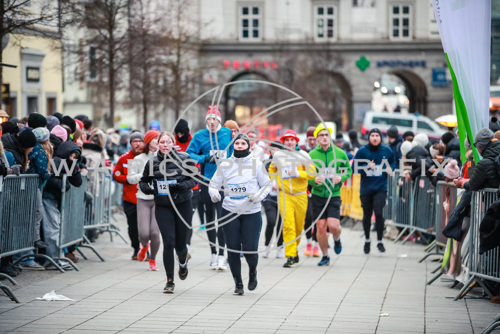 SILVESTERLAUF LINZ 25 | Linz, AUSTRIA, 31. Dezember 25, TRIRUN SILVESTERLAUF LINZ 25 , Image shows: 
Photo: WAPICS / BINDER Manuel