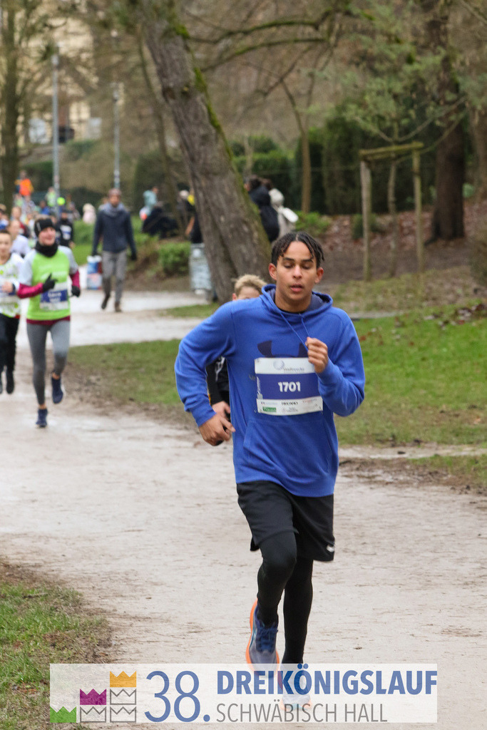 1700m Stadtwerke Jugendlauf | 3 Koenigslauf 2024 1700m Stadtwerke Jugendlauf - Realisiert mit Pictrs.com