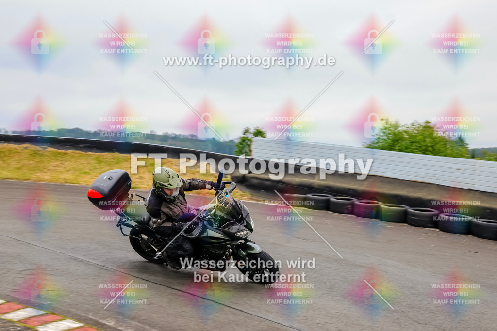 OBK-5885 | Hier findet Ihr Bilder von Touristenfahrten auf der Nürburgring Nordschleife oder von anderen Veranstaltungen die ich besucht habe. Viel Spass beim Durch Schauen 