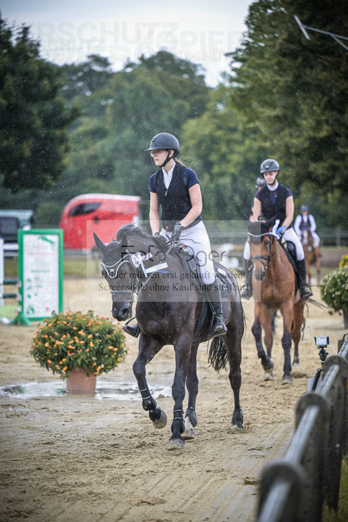 DOS_8377 | Entdecke hochwertige Reitturnierfotos von Foto Oger. Professionell, emotional und authentisch – jetzt Lieblingsmomente im Shop bestellen.Deutschlandweite Turnierfotografie. - Realisiert mit Pictrs.com