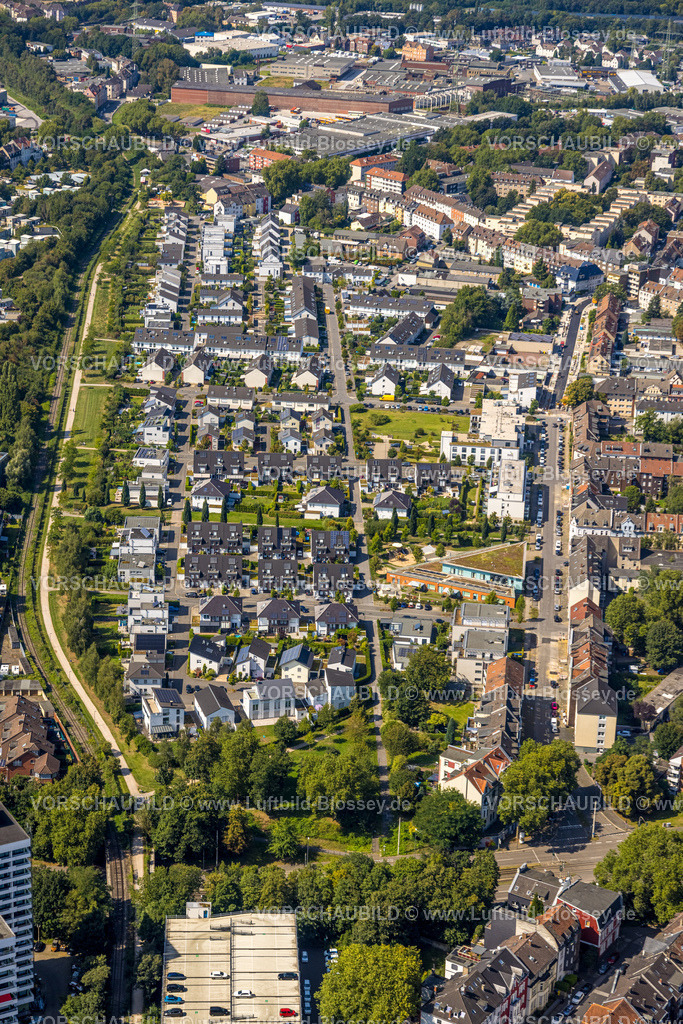 Gelsenkirchen240809213GE-Sued | Luftbild, Wohngebiet zwischen Bahnlinie und Rheinische Straße, Schalke, Gelsenkirchen, Ruhrgebiet, Nordrhein-Westfalen, Deutschland