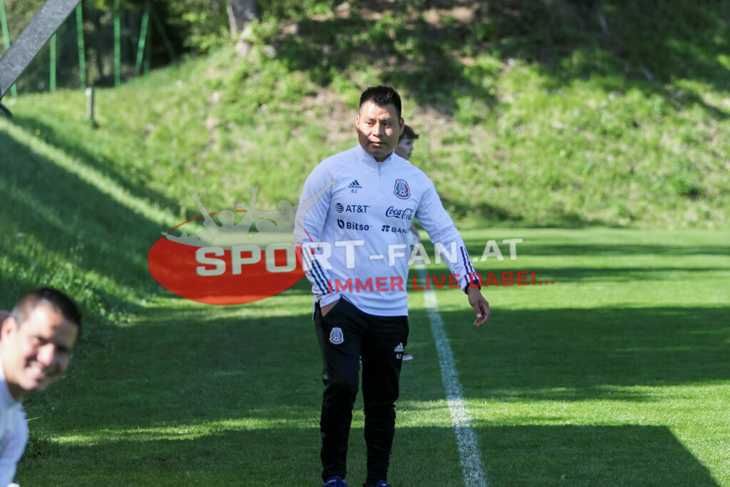 AUSTRIA U15 - MEXICO U15 | Betreuer ; AUSTRIA U15 - MEXICO U15 am 29.04.2022 in Arnoldstein
(Sportplatz), AUSTRIA, (Photo by Ernst Krawagner sport-fan.at) - Realisiert mit Pictrs.com