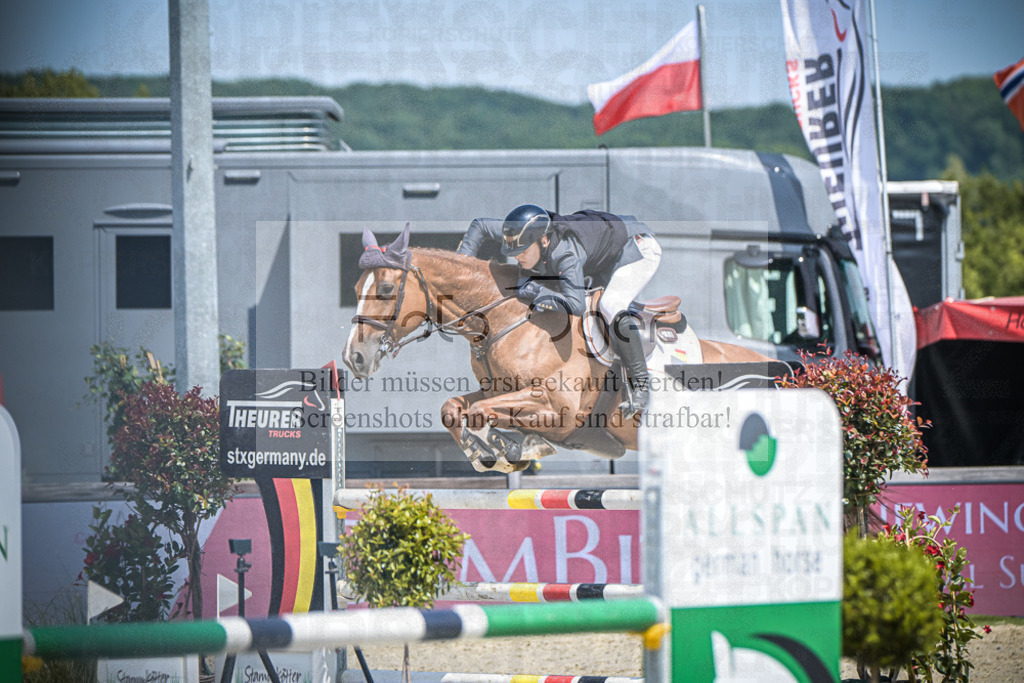 DOS_2267 | Entdecke hochwertige Reitturnierfotos von Foto Oger. Professionell, emotional und authentisch – jetzt Lieblingsmomente im Shop bestellen.Deutschlandweite Turnierfotografie. - Realisiert mit Pictrs.com