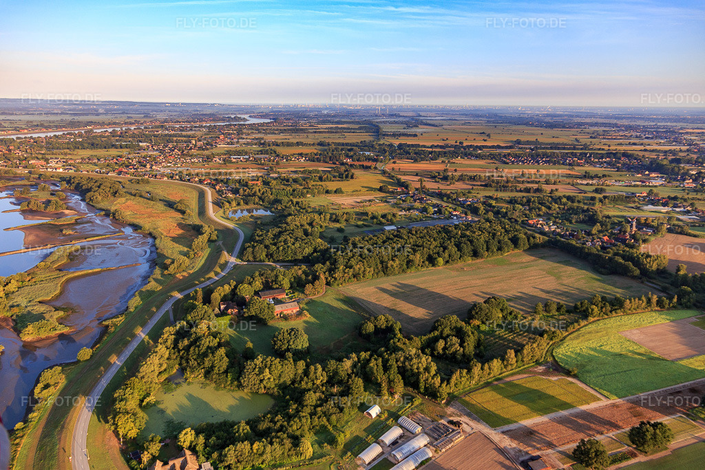 Luftbild: Zollenspieker Naturschutzgebiet im Ortsteil Kirchwerder in Hamburg im Bundesland Hamburg in Deutschland. Foto: IMG_110221.jpg vom 18.08.2018 durch Werner Riehm/FLY-FOTO.de