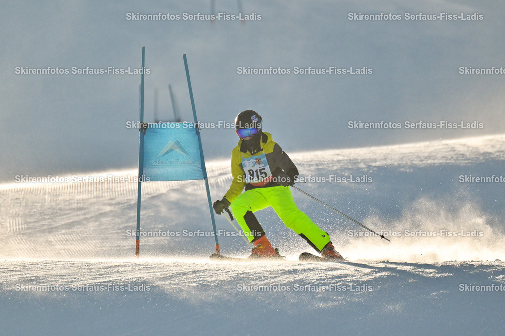 SRF_25.12.2025_0394 | Skirennfotos,Serfaus,Fiss,Ladis,Kinderskirennen,Winter,Tirol,Oberland,skirace,SFL,feelfree,weil wir's genießen,ski,Ski,skifahren,Sonnenplateau, - Realisiert mit Pictrs.com