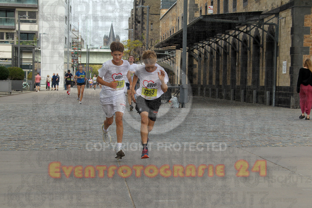 250920_1323_EV4_5402 | Sportfotografie im Rhein-Sieg Kreis, Köln, Bonn, NRW, Rheinland Pfalz, Hessen, etc. Unser Tätigkeitsfeld umfasst den Laufsport vom Volkslauf über den Marathon, Duathlon, Triathon bis zum Ultralauf wie Kölnpfad Ultra oder Schindertrail.