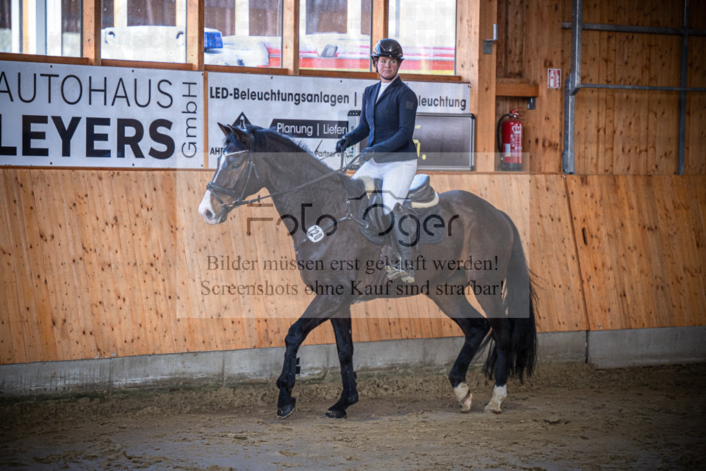 DOS_0272 | Entdecke hochwertige Reitturnierfotos von Foto Oger. Professionell, emotional und authentisch – jetzt Lieblingsmomente im Shop bestellen.Deutschlandweite Turnierfotografie. - Realisiert mit Pictrs.com